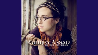 Download lagu Restless mp3
