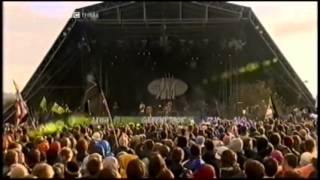 Supergrass  - Pumping On Your Stereo @ Glastonbury 2004