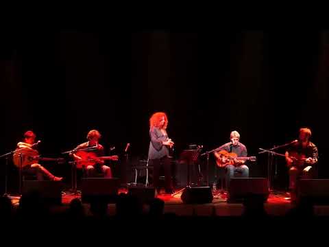 download lagu mp3 mp4 Dimitris Eleni, download lagu Dimitris Eleni gratis, unduh video klip Dimitris Eleni