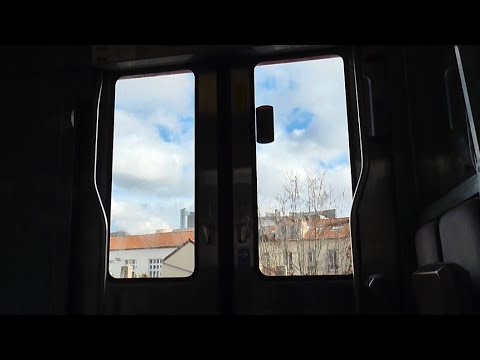 Z6400 : Signal sonore et fermeture des portes : Vue de l'intérieur