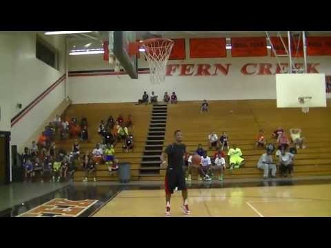 Malyiek McCray catches an opp from Brandon Berry