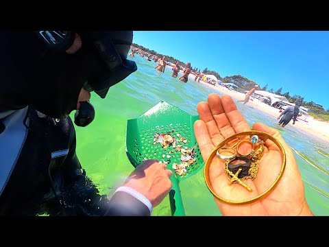 JACKPOT of TREASURE Finds!! UNDERWATER Metal Detecting