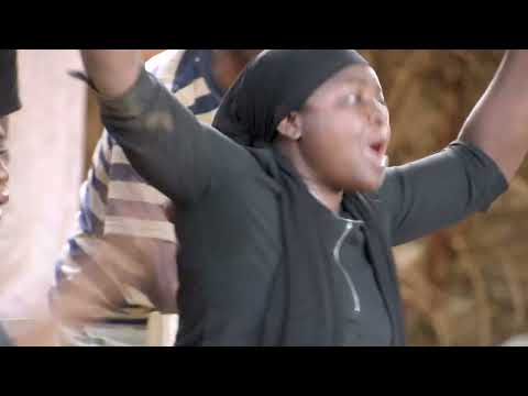 Novela O RIO | Polícia invade Funeral | Ep 6 |  DStv Angola