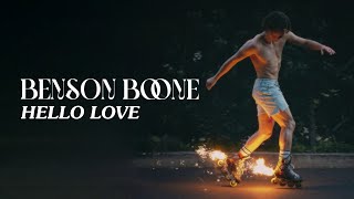 Kadr z teledysku Hello Love tekst piosenki Benson Boone