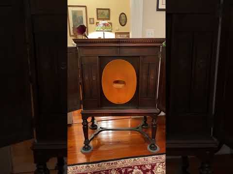 Farewell Blues by Isham Jones’ Orchestra, 1923 on the 1926 Brunswick Hampton Phonograph