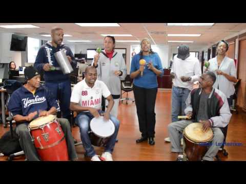 Betsayda Machado y La Parranda El Clavo en la redacción de Diario Las Américas