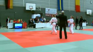 preview picture of video 'GarVida-Cup Bottrop 2013 / -44KG - Lara Teubner(Judo-Verband Berlin) vs. Chiara Leznar (Tbd O.)'