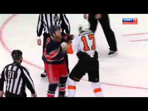 Wayne Simmonds vs Brandon Prust (Flyers & Rangers) November 26, 2011