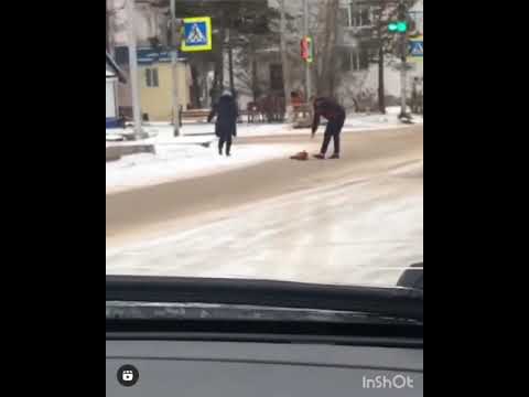 "К успеху шла": В Ленске женщина попыталась стащить бензопилу прямо из-под носа владельца "К успеху шла": В Ленске женщина попыталась стащить бензопилу прямо из-под носа владельца