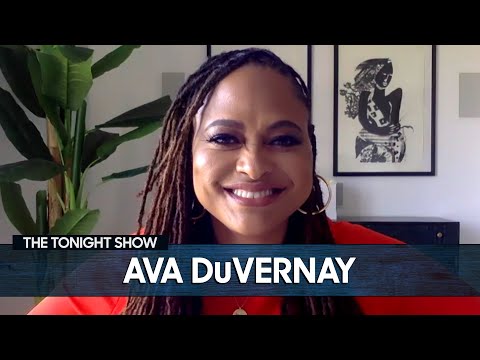 艾娃-杜沃內教奧普拉如何提高她的Instagram遊戲｜今夜秀場 (Ava DuVernay Taught Oprah How to Up Her Instagram Game | The Tonight Show)