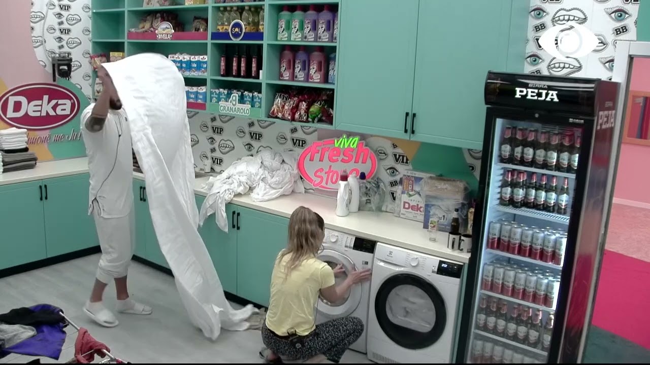 Nita e pyet: Si më konsideron/ Shpati: Shoqe, njeri të afërt