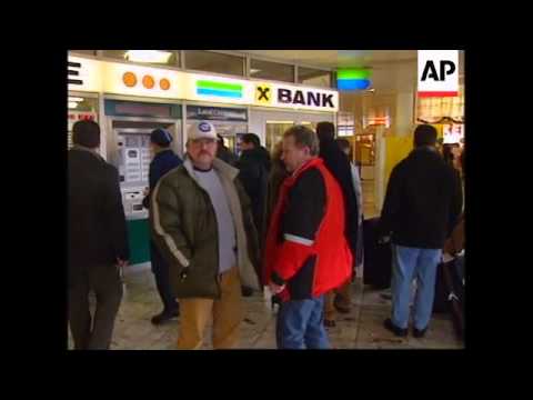 People of Vienna get used to euro coins and notes