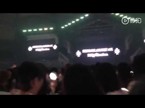 190719 EXO-L Singing in Opening EXploration Seoul DAY 1
