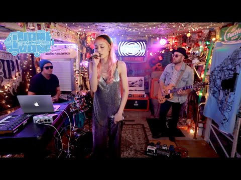 CANNONS - "Round and Round" (Live at JITVHQ in Los Angeles, CA 2018) #JAMINTHEVAN