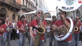 Umbria Jazz 2013 La street parade dei Funk Off a Perugia