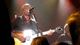 Darius Rucker &quot;I Go Blind&quot; - New York, NY