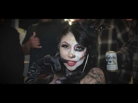 EL CORRIDO DE LA CHULA CON LA BANDA - EL CHUEKO DECALIFORNIA (Video Oficial)