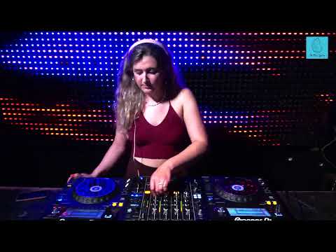 The Blue Oyster: SYLVELO / 09.06 / 19 - 20