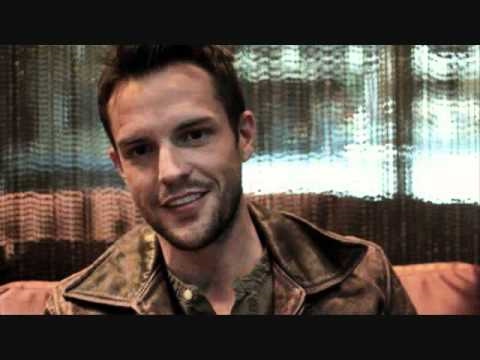Brandon Flowers - When You Were Young (acoustic live version)