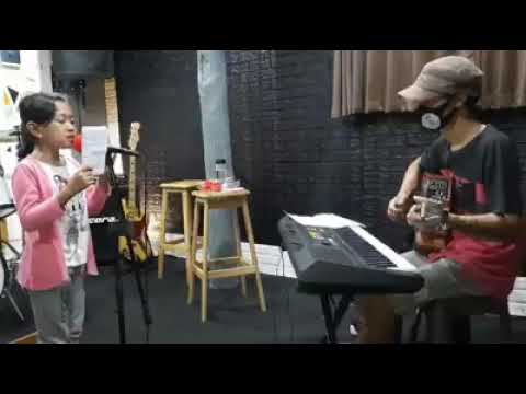 Aku Pasti Bisa (Citra Scolastika)                     cover by Dhita