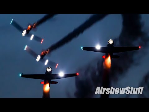 Aeroshell Aerobatic Team Night Show - TBM Avenger Reunion 2021