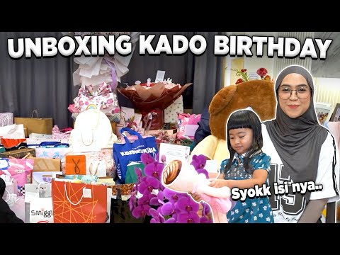 UNBOXING KADO ULTAH AKU DAN MOANA!!!! Kaget isinyaa.. @AramoanaDaily26