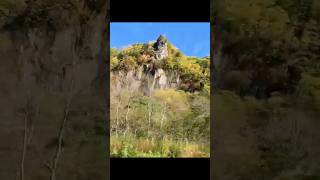 ようやく紅葉ツアーらしくなってきた！層雲峡　20キロ続く絶景【人生で一度は走るべき、北海道ドライブ】