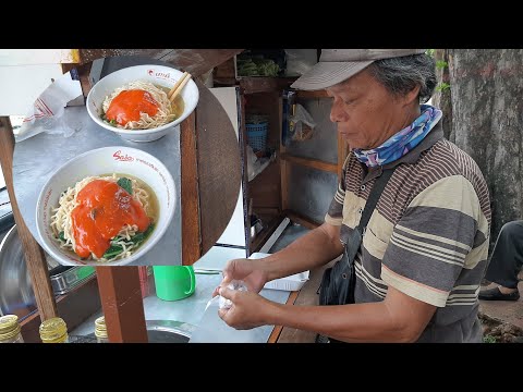 baru buka sudah ngantri, mie ayam terenak paling laris dan terkenal nikmat pasti pengin nambah lagi