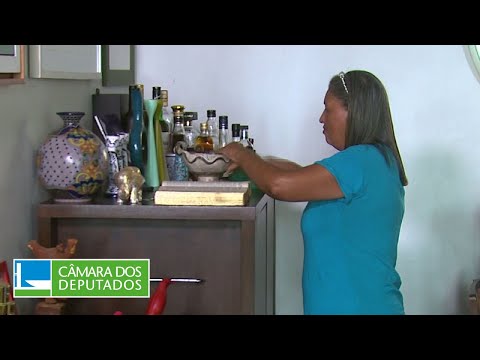 Lei que garante direitos das domésticas completa 10 anos - 30/04/2025