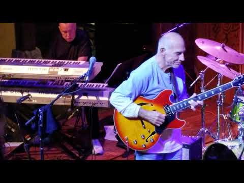 Larry Carlton - Black Cow (11/6/2021)