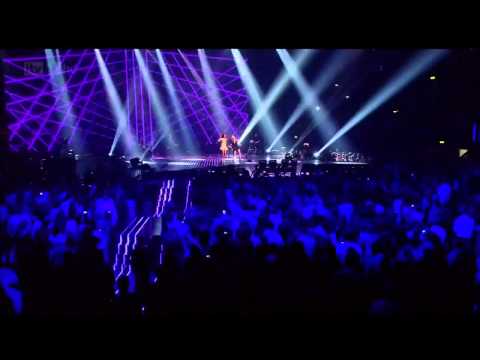 Kelly and Amelia Lily perform their duet - The X Factor 2011 Live Final (Full Version)