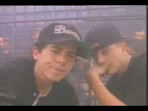 Whooliganz - Put your handz up