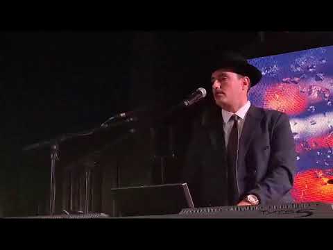 🍒 Avraham Fried singing Shaarei Demaos at the MIR Dinner in London