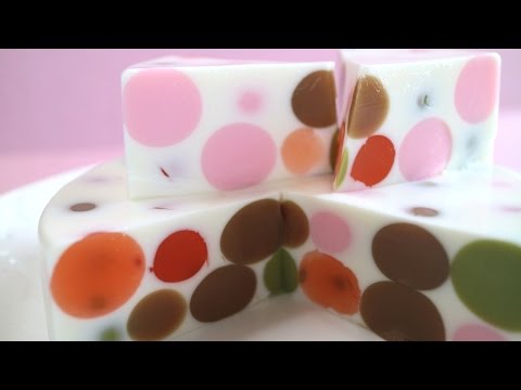 Polka Dots Milk Pudding ミルキーな味～ぷるぷるな水玉模様のミルクプリン