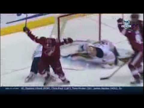 Antoine Vermette and Dave Moss score 18 seconds apart for the Coyotes against Buffalo