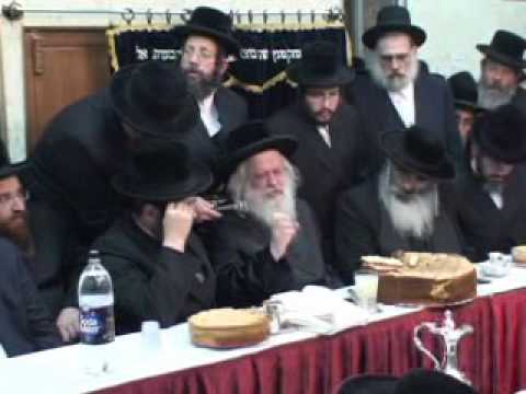Munkatch Rebbe visits Israel