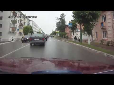 Dog crossing the road in German! NEW  Silvester Böller Extrem &  Instant Karma Compilation 2018