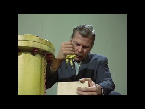 Land of the Giants grabbed Valerie