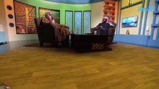 صورة إذا وضأت المرأة صغيرها ومست ذكره لأجل غسله هل ينتقض وضوءها ؟ | الشيخ خالد الفليج