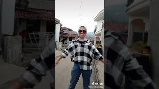 Download lagu jika menyakiti aku bisa membuatmu bahagia mp3