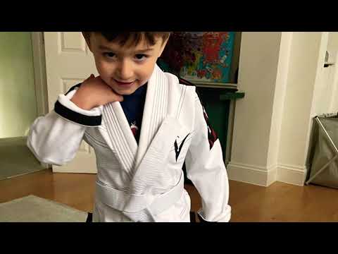 KADEN'S FIRST BRAZILIAN JIU-JITSU? ROGER GRACIE ACADEMY LONDON的課程？ OSSSSS？ ?? ♥️ (KADEN’S FIRST BRAZILIAN JIU-JITSU ? LESSON at ROGER GRACIE ACADEMY LONDON ? OSSSSS ? ?? ♥️)