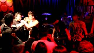 EN MI LUGAR - Promesas Rotas