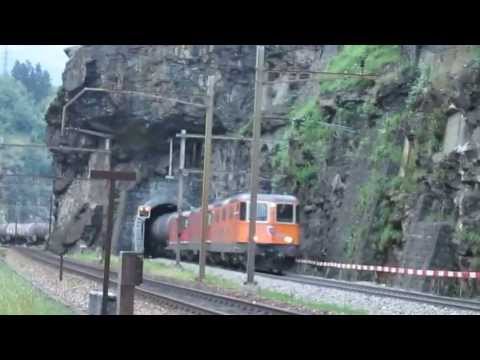 Tripla trazione SBB RE 4/4 in Biaschina