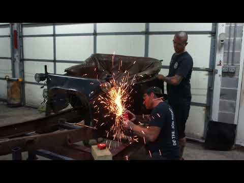 Cutting Up The Ford Model T Body - Ford Free-T - Ep. 1