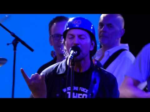 Eddie Vedder - Rockin' In The Free World - Hot Stove Cool Music, Boston (April 29, 2017)