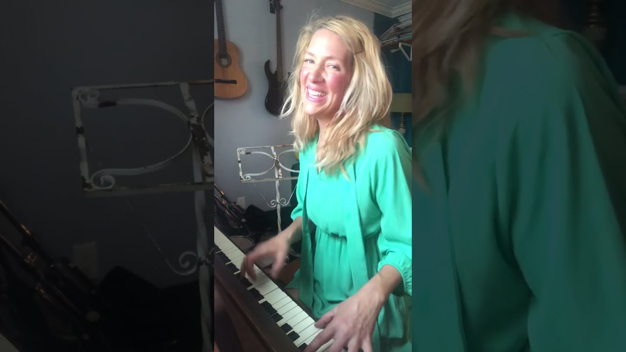 Promotional video thumbnail 1 for Eliza Piano Singer