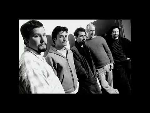 Faith No More - Zombie / Enter Sandman medley (Live, Oslo '95)
