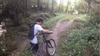 preview picture of video 'vélos dans la foret avec les potes avec go pro hd'
