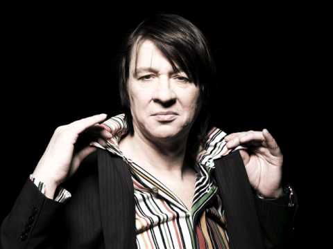 YUGOPOLIS & Maciej Maleńczuk- "Ona to zna, Ona to wie"