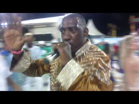 CARNAVAL 2019 - SANTOS | Ito Melodia dá show no desfile da Unidos dos Morros